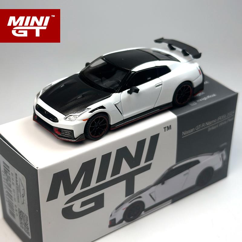 

MINI GT 1:64 Nissan GTR 2024 Brilliant White Pearl Alloy Car Model 1045
