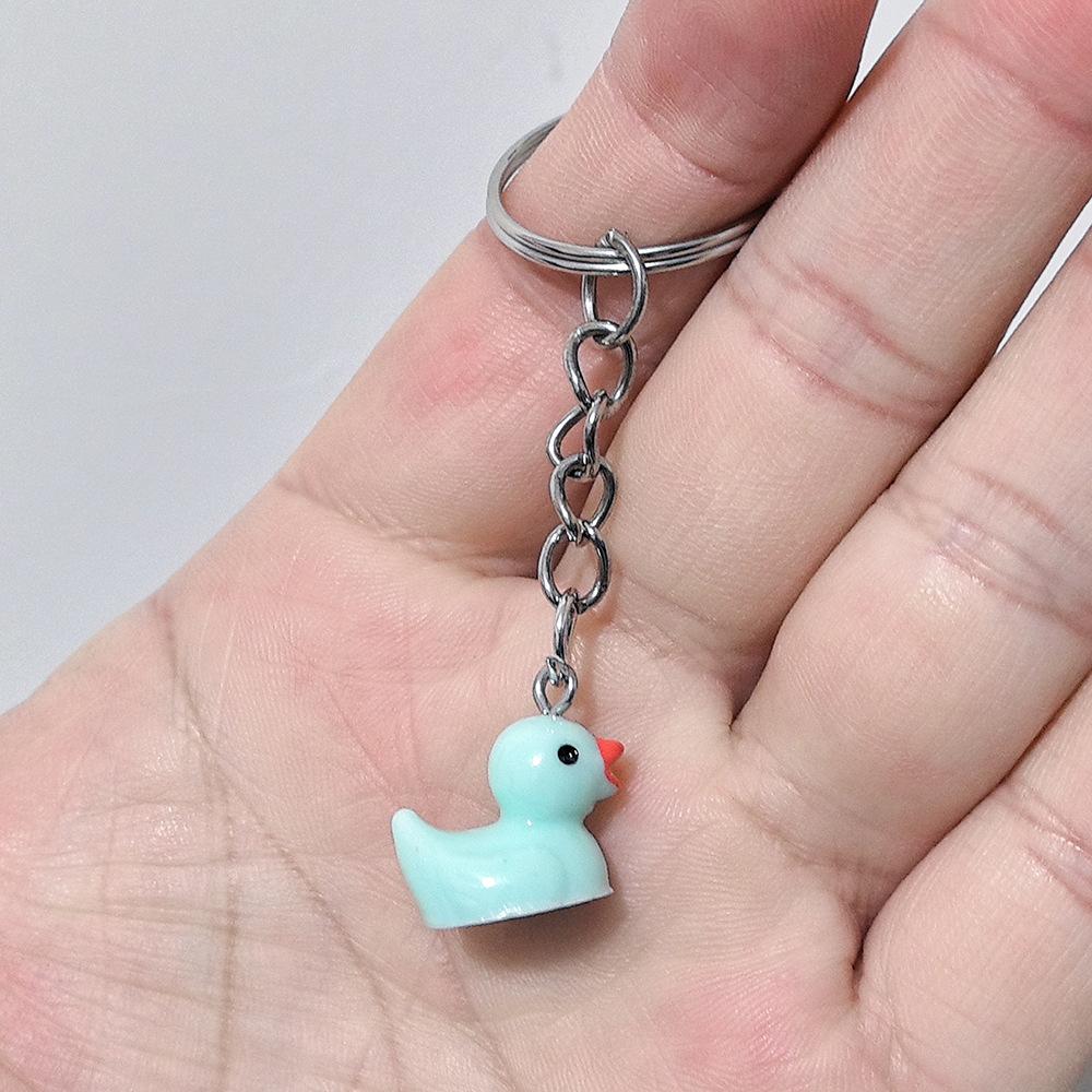 Porte-clés Simple Animal en Résine Pendentif Canard Accessoires de Sac à Dos pour Femmes Couple Famille Pendentif Porte-clés