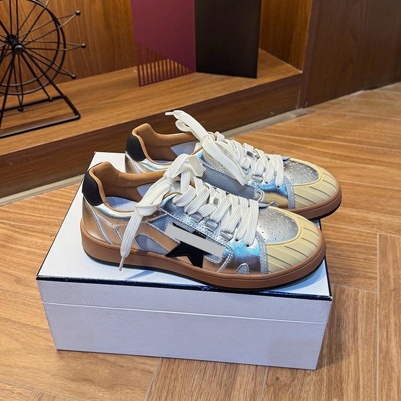 Star board shoes women's autumn new versatile flat-soled dirty shoes sports and leisure thick-soled lace-up little white shoes women