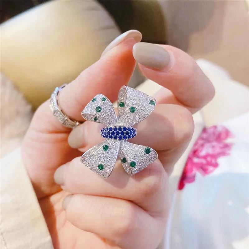 Elegant Women s Bow Ring with Diamond and Emerald Accents - Luxurious Index Finger Jewelry for Live Broadcasts Adjustable