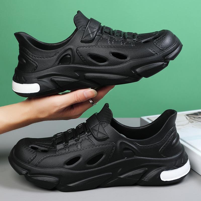 Hole shoes men's summer wear does not stink feet 2025 new wading sandals seaside beach shoes bag head shoes
