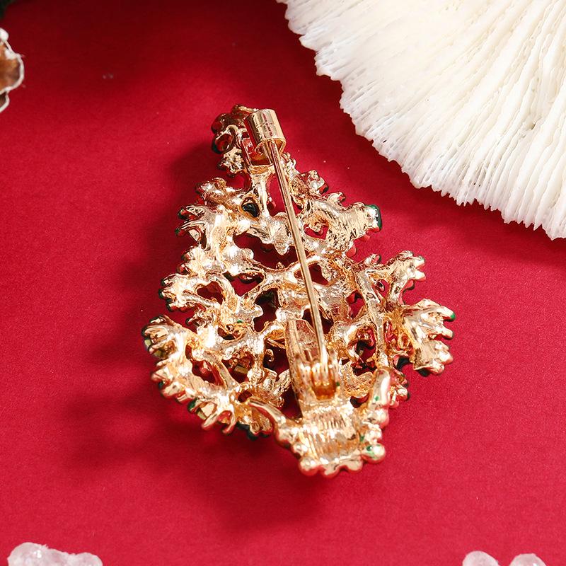 European & American Christmas Snowflake Cane Brooch - Creative Women’s Ornament for Parties & Christmas Eve