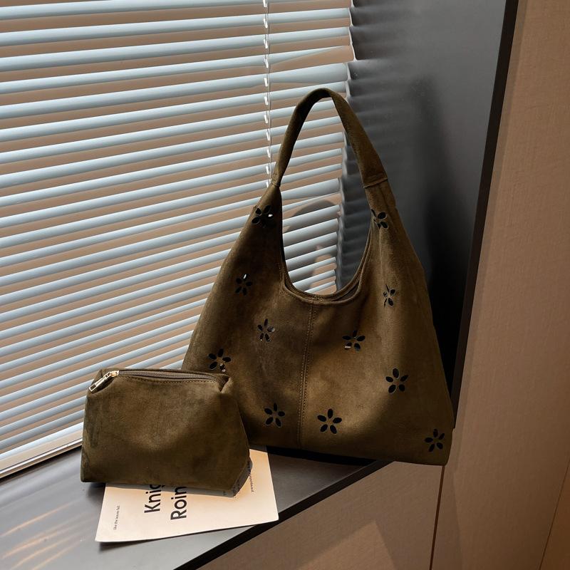 New bag women's casual hollow shoulder bag women's commute to work underarm bag literary and artistic fan tide