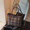Leisure commuting large-capacity plaid bag women's new autumn and winter versatile shoulder bag casual tote bag