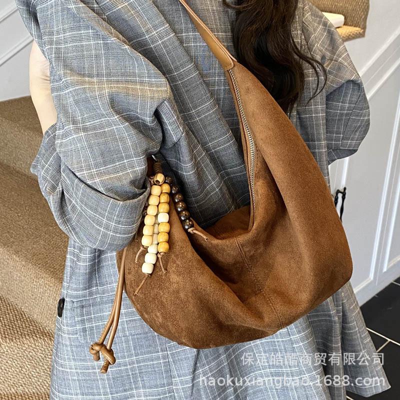 Casual commuting 2025 new tote bag autumn suede large capacity Internet celebrity explosion fashion shoulder messenger bag