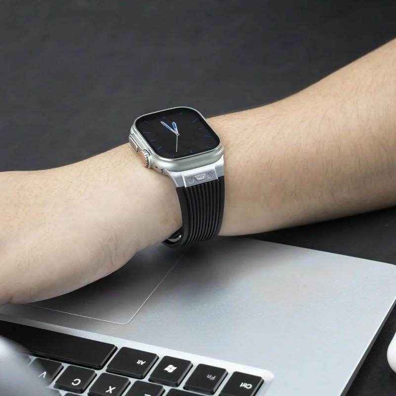 Luxury Strap for Apple Watch Strap Ultra 3 49mm 46mm 45mm 44 42mm Soft Silicone Bracelet for IWatch Series11 10 9 8 7 6 5 4 SE 3