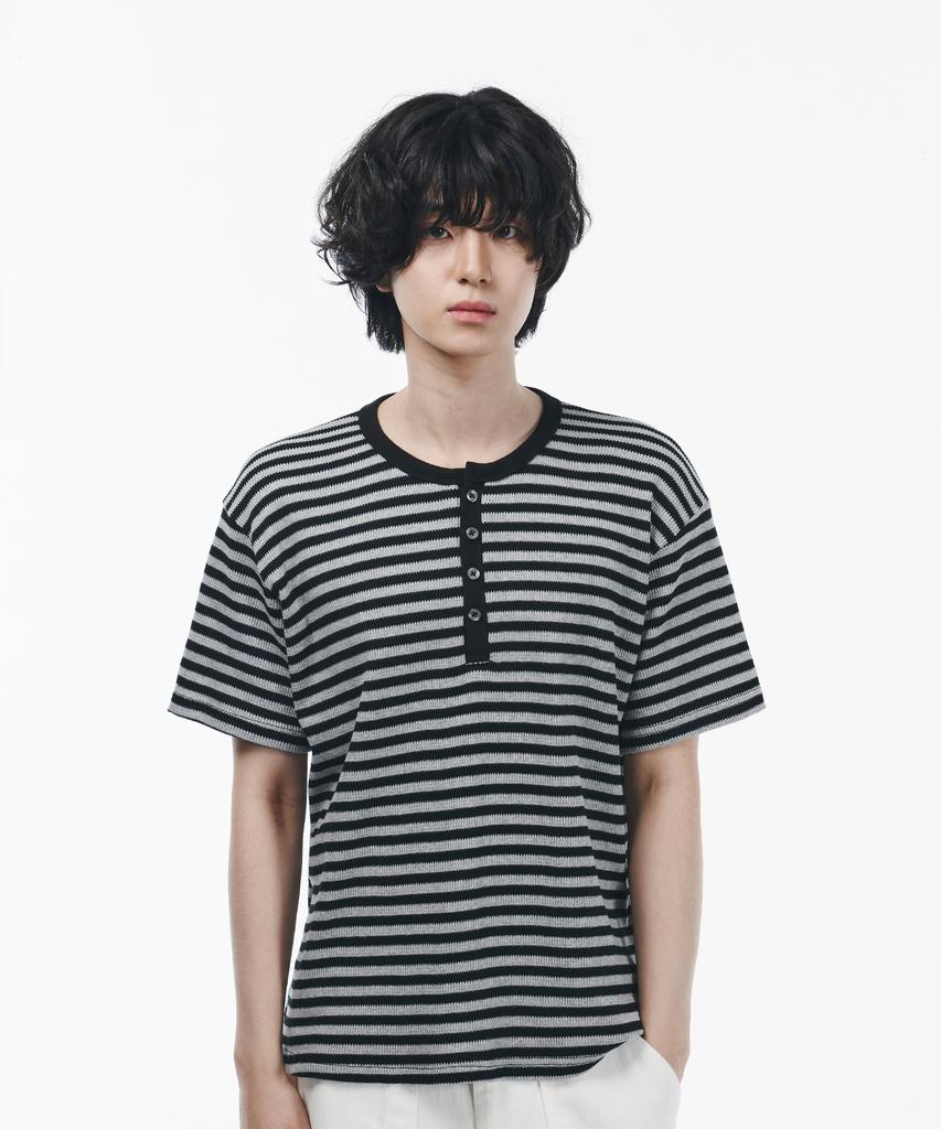 SIGNATURE Striped Henley Neck Short Sleeve T-Shirt [Black]