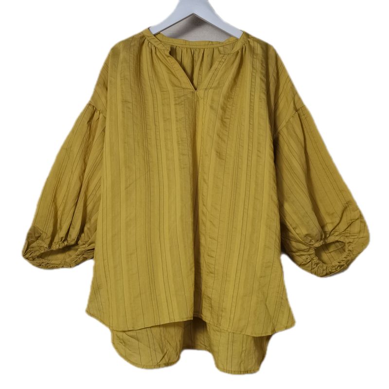 Original Order Leftover Stock Customer-Supplied Fabric V Neck Pullover 3/4 Sleeve Shirt for Women Minimalist Style Shirt Longer in the Rear Spring