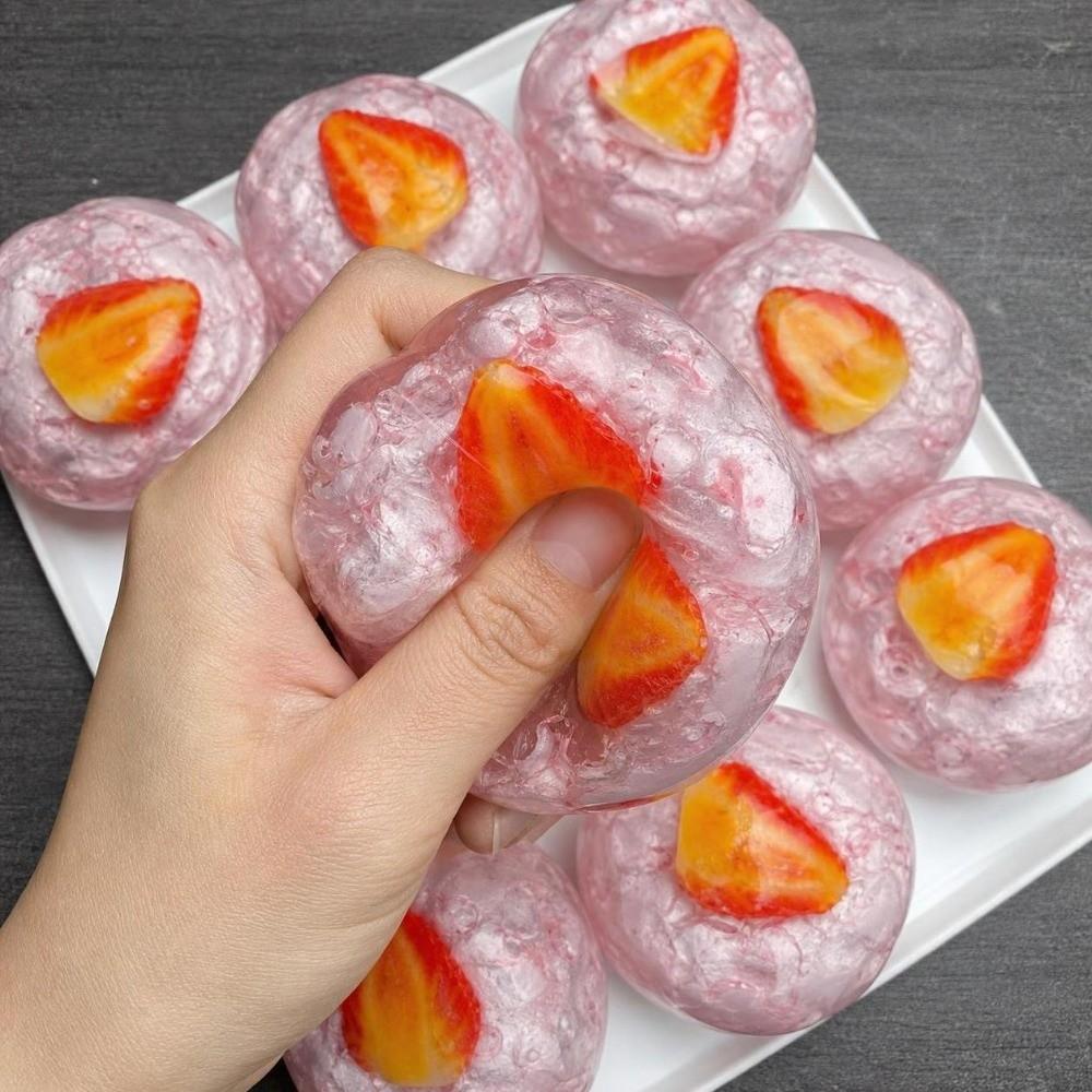 Sound Effects Strawberry Squeeze Ball Crunchy TPR Fidget Toy Strawberry Pinch Home Decoration