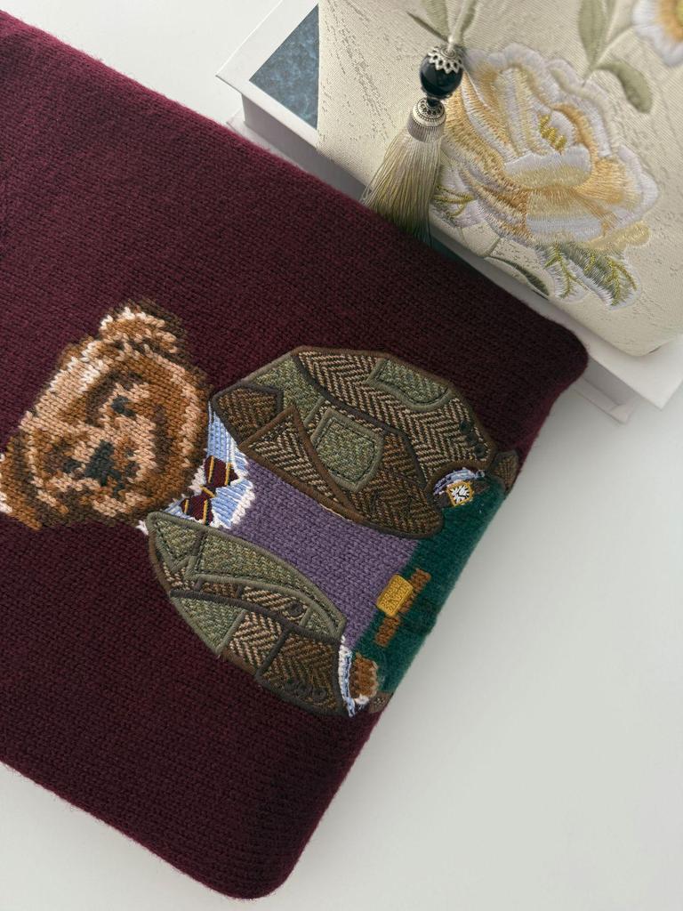 Unisex Wool Embroidered Bear Cartoon Knit Sweater