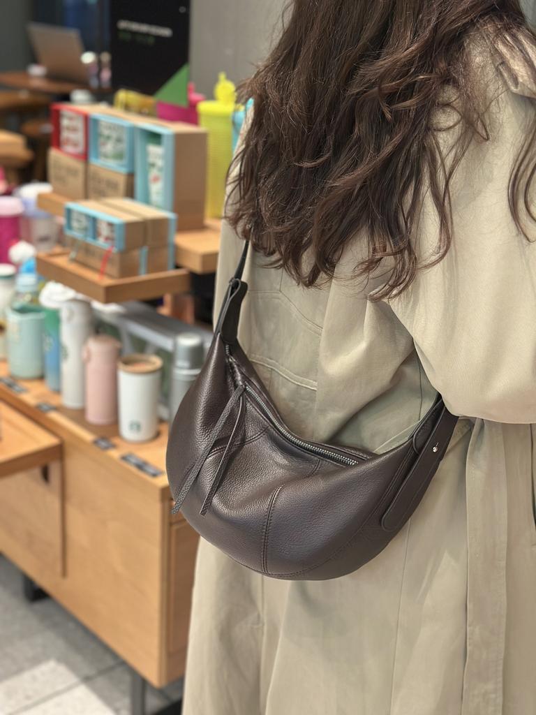 First Layer Cowhide Diagonal Cross Dumpling Bag, New Genuine Leather Single Shoulder Practical Natural Drop Pattern Cowhide Crescent Bag