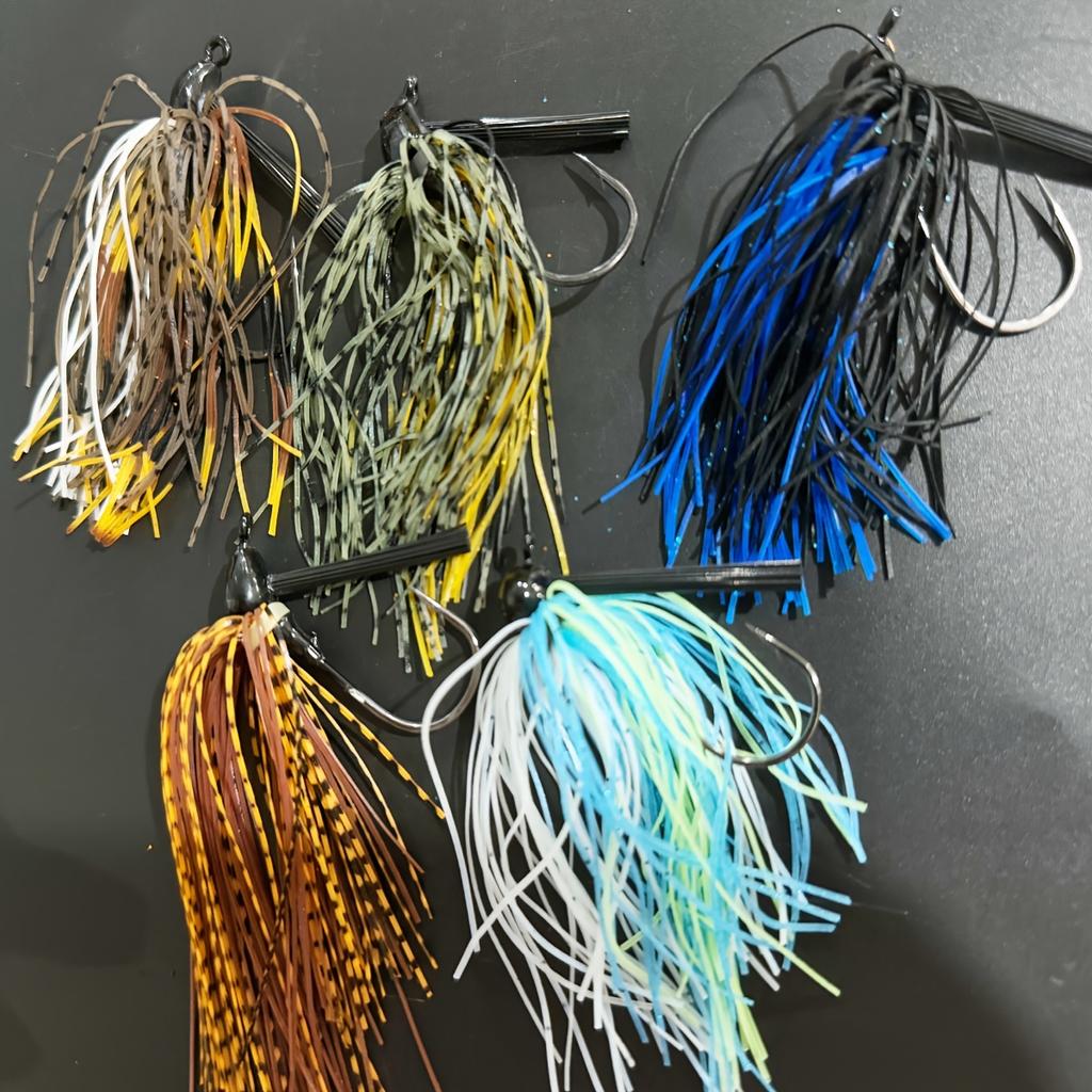 5pcs Colorful Bass Fishing Jigs - Weedless Football Swim Jigs with Metal Head & Silicone Skirt, Stainless Steel Flipping Lures