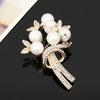 Fashionable Flower Brooch, Feminine Charm Pearl Brooch, Design Sense, Anti-exposure Pin, Suit Accessory