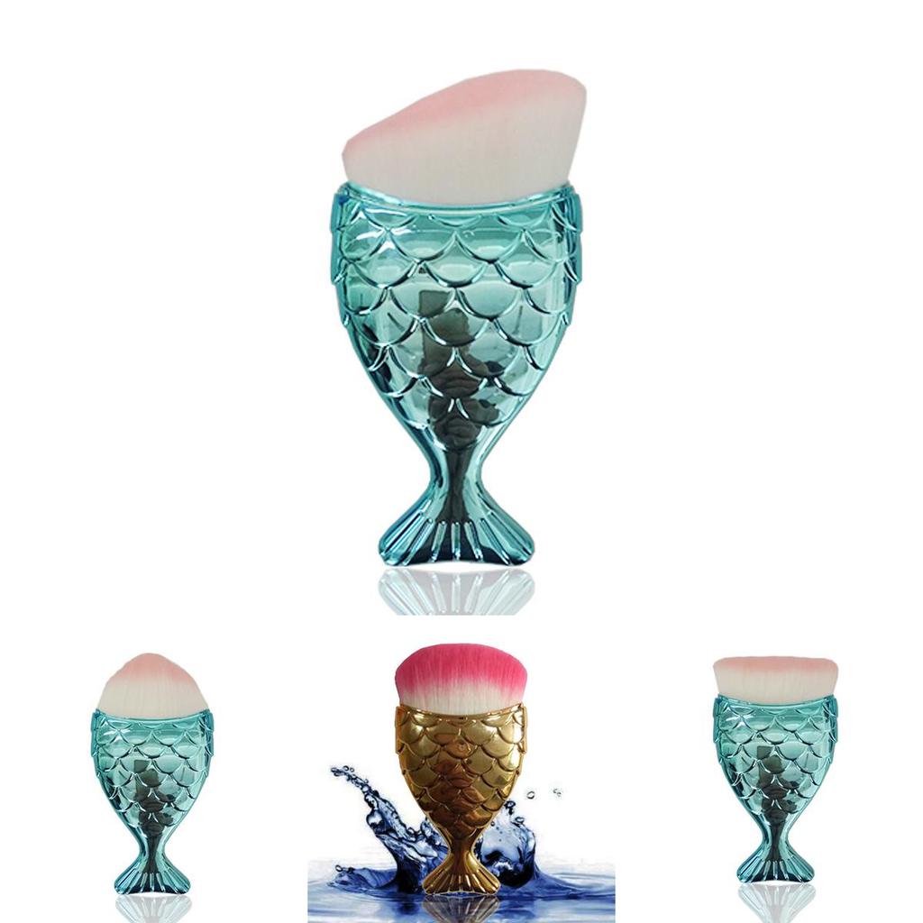 Mermaid Makeup Brush With Fish Scale Design For Face And Foundation Application