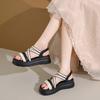 2025 Strandsandalen für Damen Luxus Dicke Absätze Offene Zehen Sommer Mädchen bequem Mode Perlen passend plissierte Schnalle