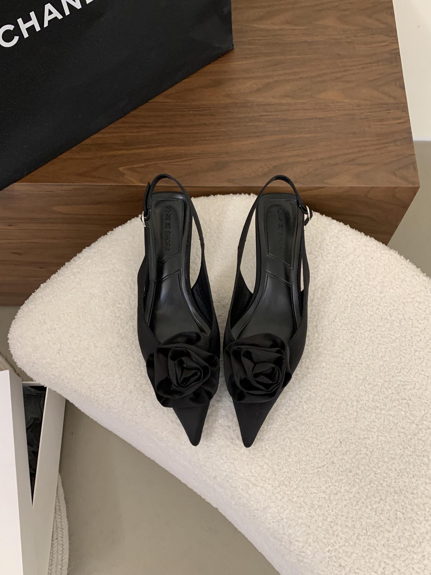 

Сандалии Niche Design Bag Head, женские, французские, маленькие, ароматные, в стиле ретро, с атласной поверхностью 39 чёрный