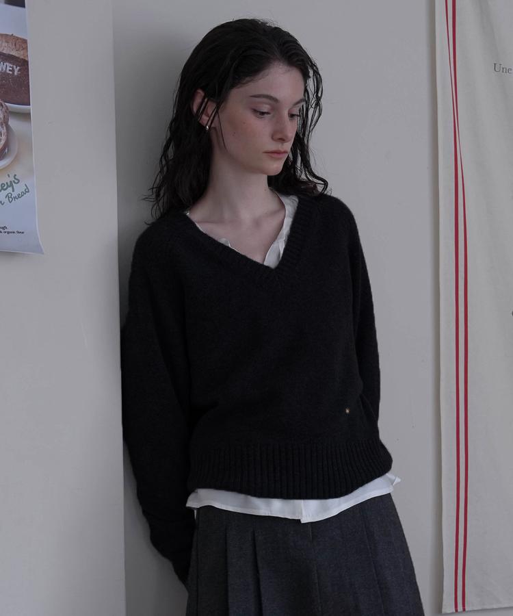 DEHEVE Wool V-Neck Knit [Black]