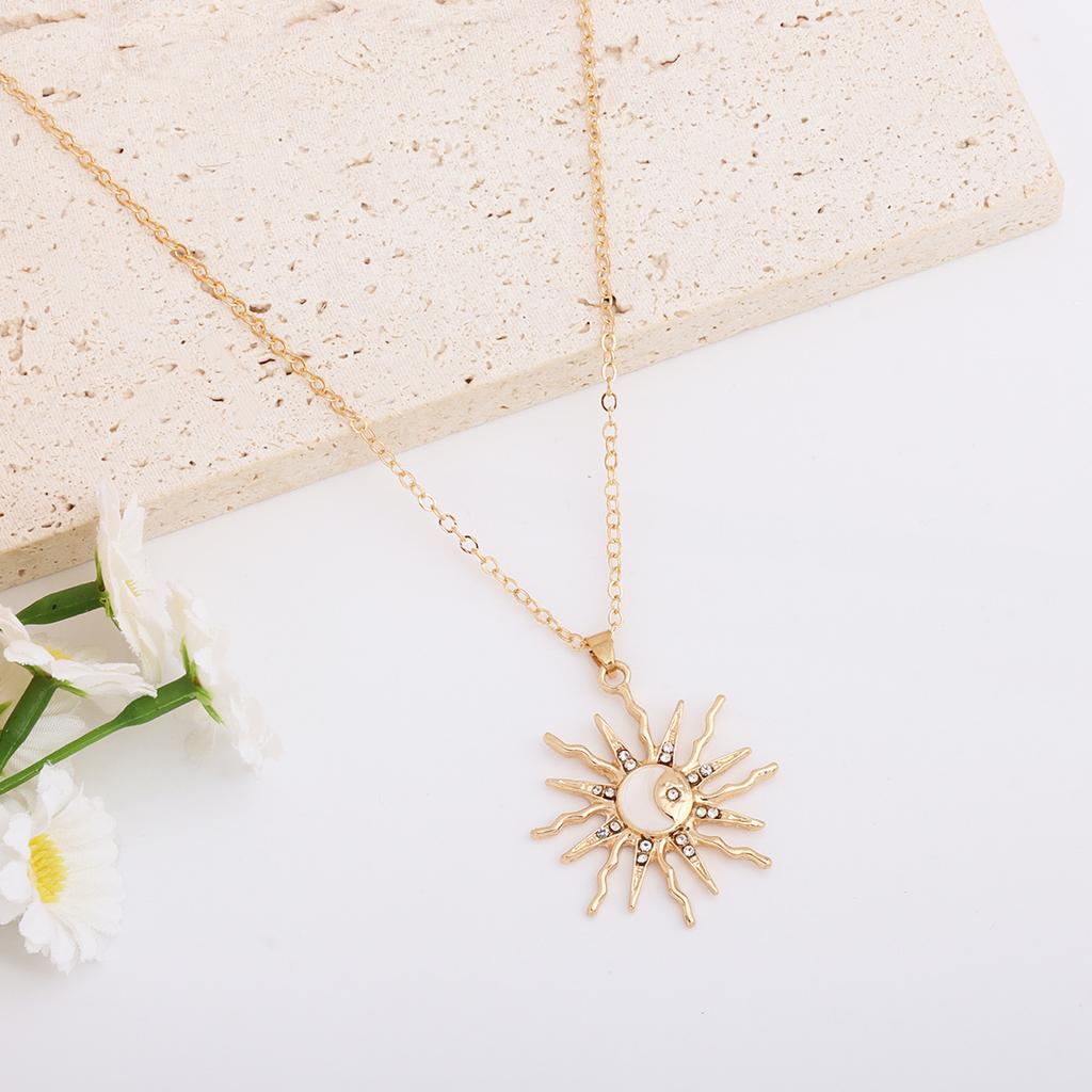 European and American jewelry fashion alloy sun moon necklace star pendant niche versatile diamond necklace accessories