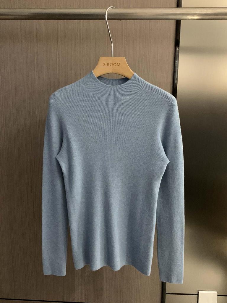 SROOM Bezešvé vlněné korejské tričko s polozvýšeným límcem a slim fit střihem