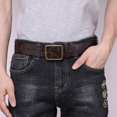 Cintura da uomo intagliata a mano modello in pelle fibbia ad ardiglione primo strato pelle bovina alla moda personalità moda casual pantaloni cintura in rame puro