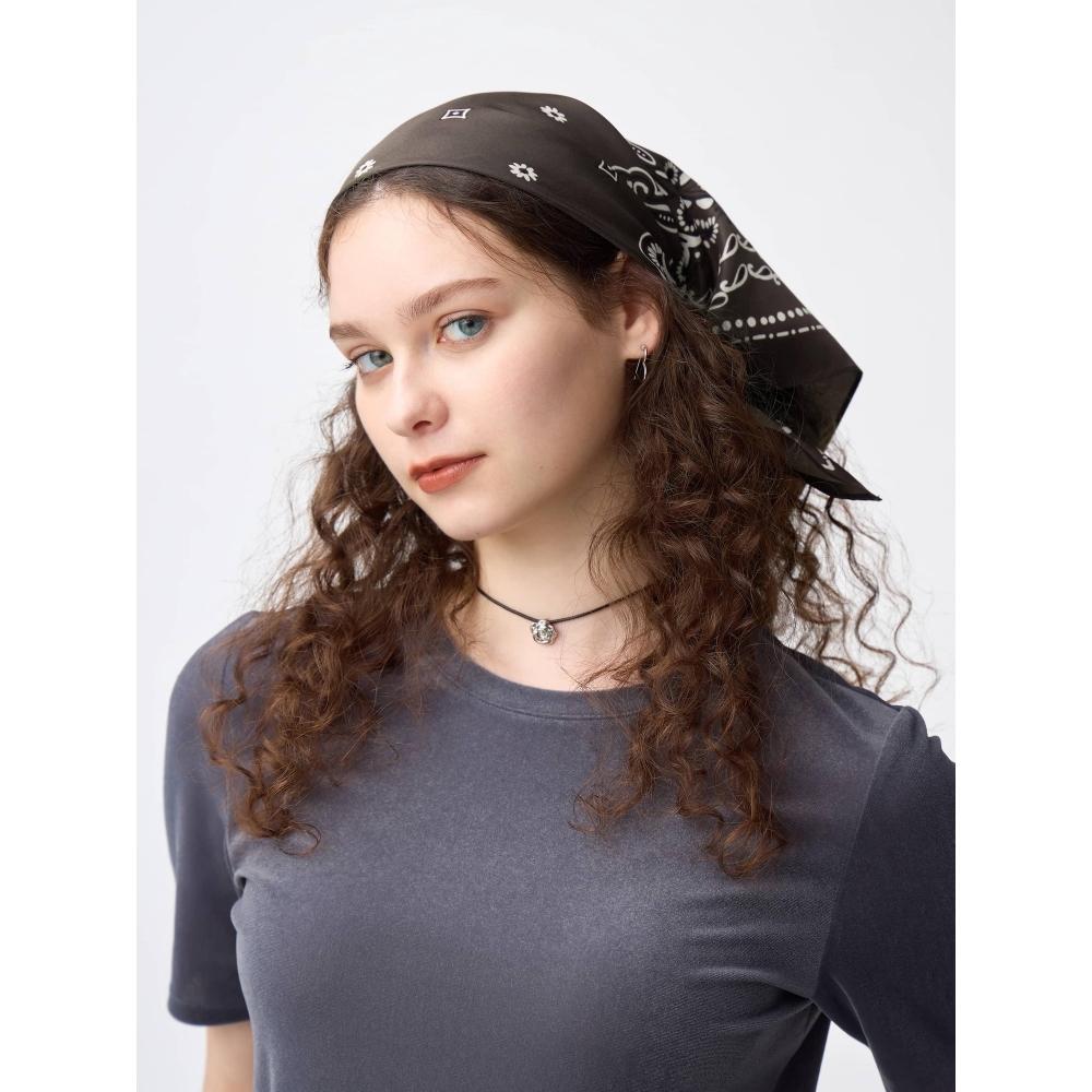 GU by Uniqlo Paisley Scarf