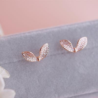 Süße und niedliche Schleifen-Ohrstecker mit Hasenohren, exquisite Diamant-Ohrringe im einfachen, leichten Luxus-Stil