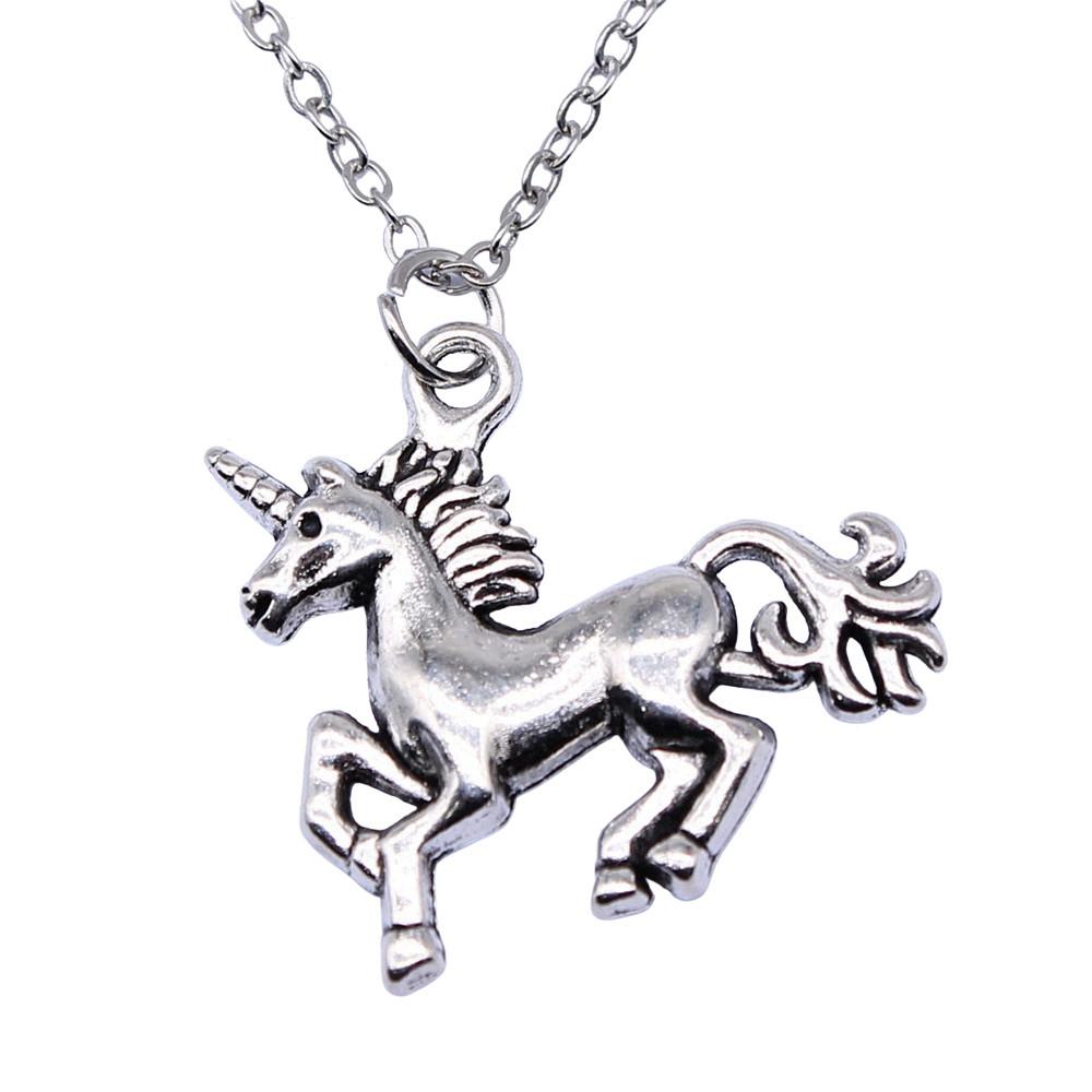 Horse Pendant Necklace Equestrian Animal Charm Jewelry 40cm Short Chain