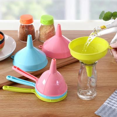 Küchen Trichter Mehrzweck Kunststoff Neue Küchenutensilien Langstielige Utensilien Küchenwerkzeuge Zufällige Farbe