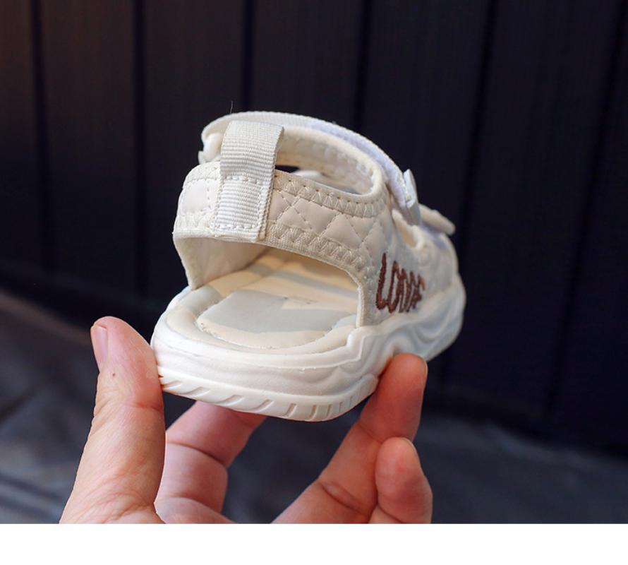 Barnsandaler Babysandaler Sommar Halkfria Mjuka Sulan Småbarnsskor för Pojkar och Flickor Tåskyddssandaler