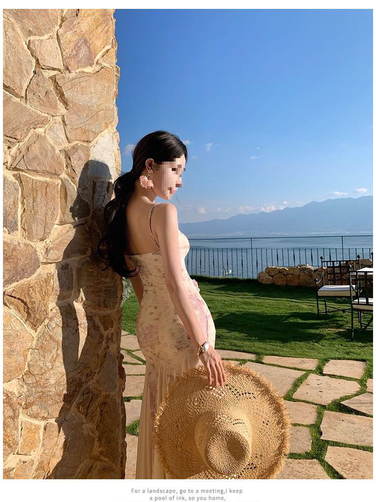 Abito Sirena a Rete Floreale 3D French Chic con Spalline - Vita Sagomata, Stile Estivo, Elegante e Sexy