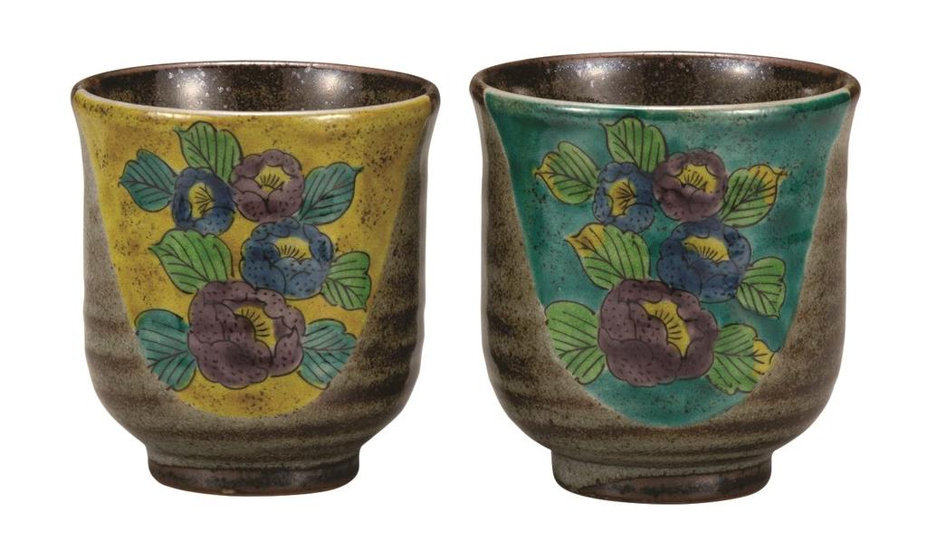Kutani Ware Iwataya Kutani Ware Set of Teacups with Camellia Flowers K7-686