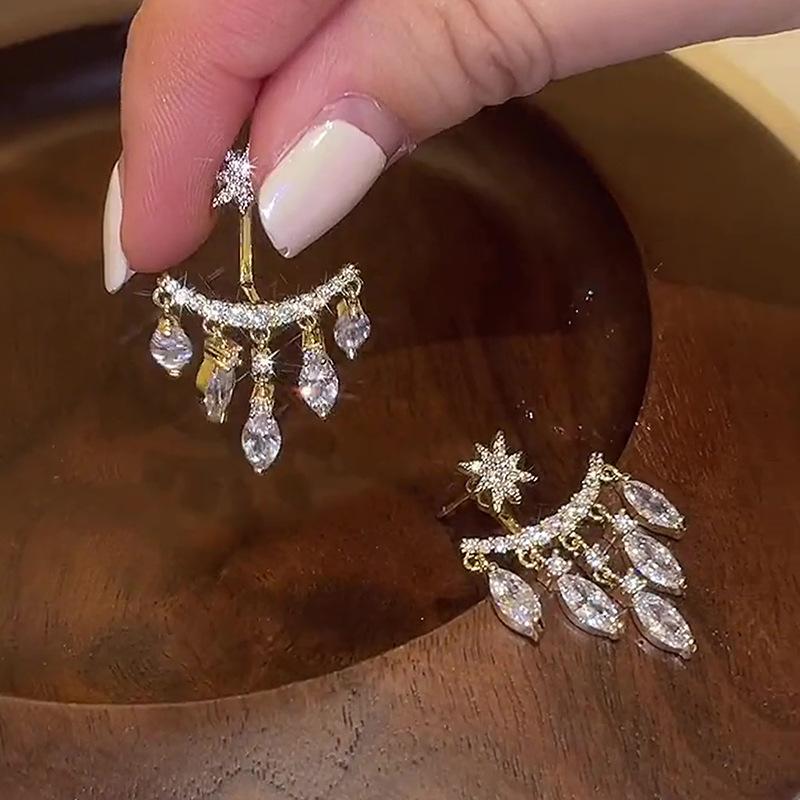 

Цирконовые серьги-пусеты в виде звезды и капли воды с бахромой, легкая роскошь, изысканные, универсальные, нишевый темперамент, высококлассные серьги для женщин