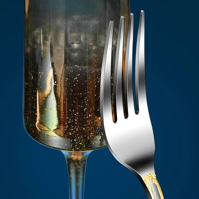 4Pcs Gold Embossed Knife Fork Spoon Retro Western Cutlery Stainless Steel Cutlery Silverware Dinner Set