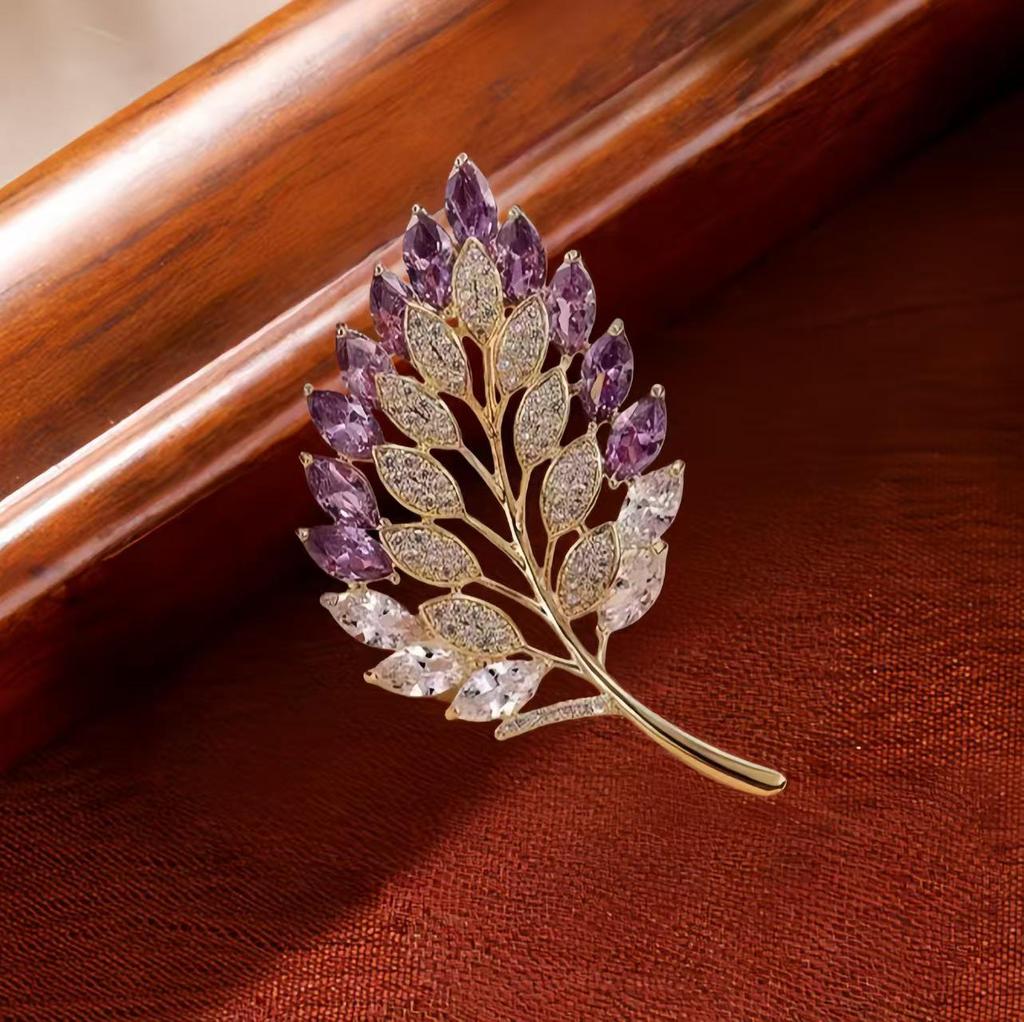 Elegante Schmetterlingsbrosche mit Perle – Damen-Modeschmuck-Anstecknadel von hoher Qualität