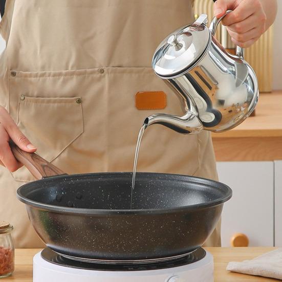 Stainless Steel Oil Filter Jug with Non-Drip Spout Heat-Resistant Kitchen Oil Container with Fine Mesh Rust-Proof Leak-Proof Essential Cooking Tool