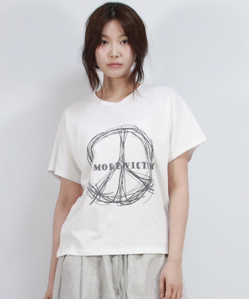 Deumakeu Piece Graphic Standard Fit French Short-Sleeved White