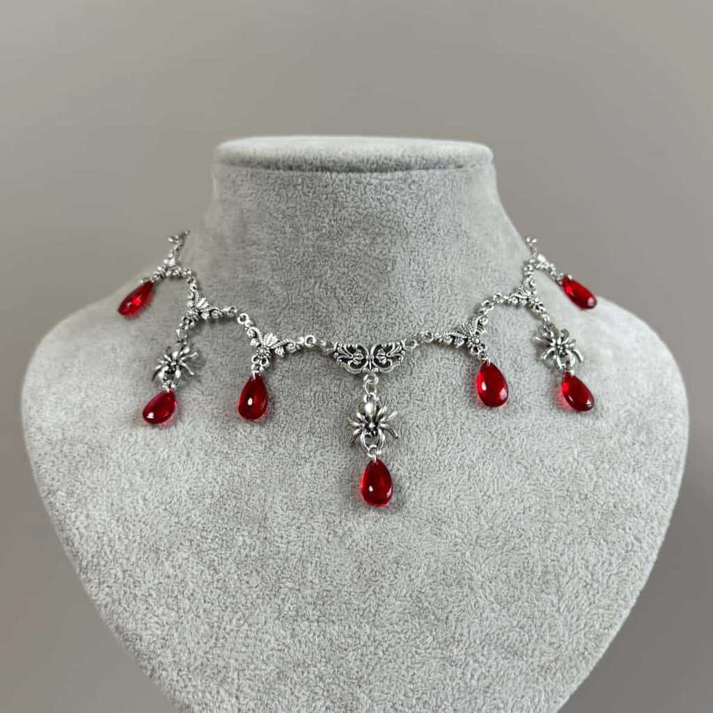 Gothic Spider Pendant Necklace With Geometric Zinc Alloy Chain For Party Wear