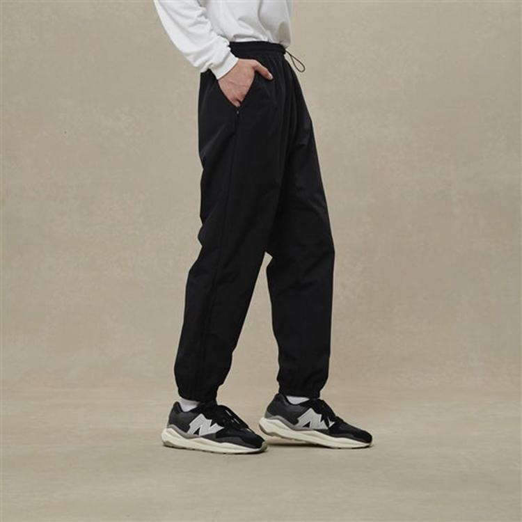 New Balance Knitted Sweatpants Men's Black Moderate Cuffed Pants AMP25016-BK