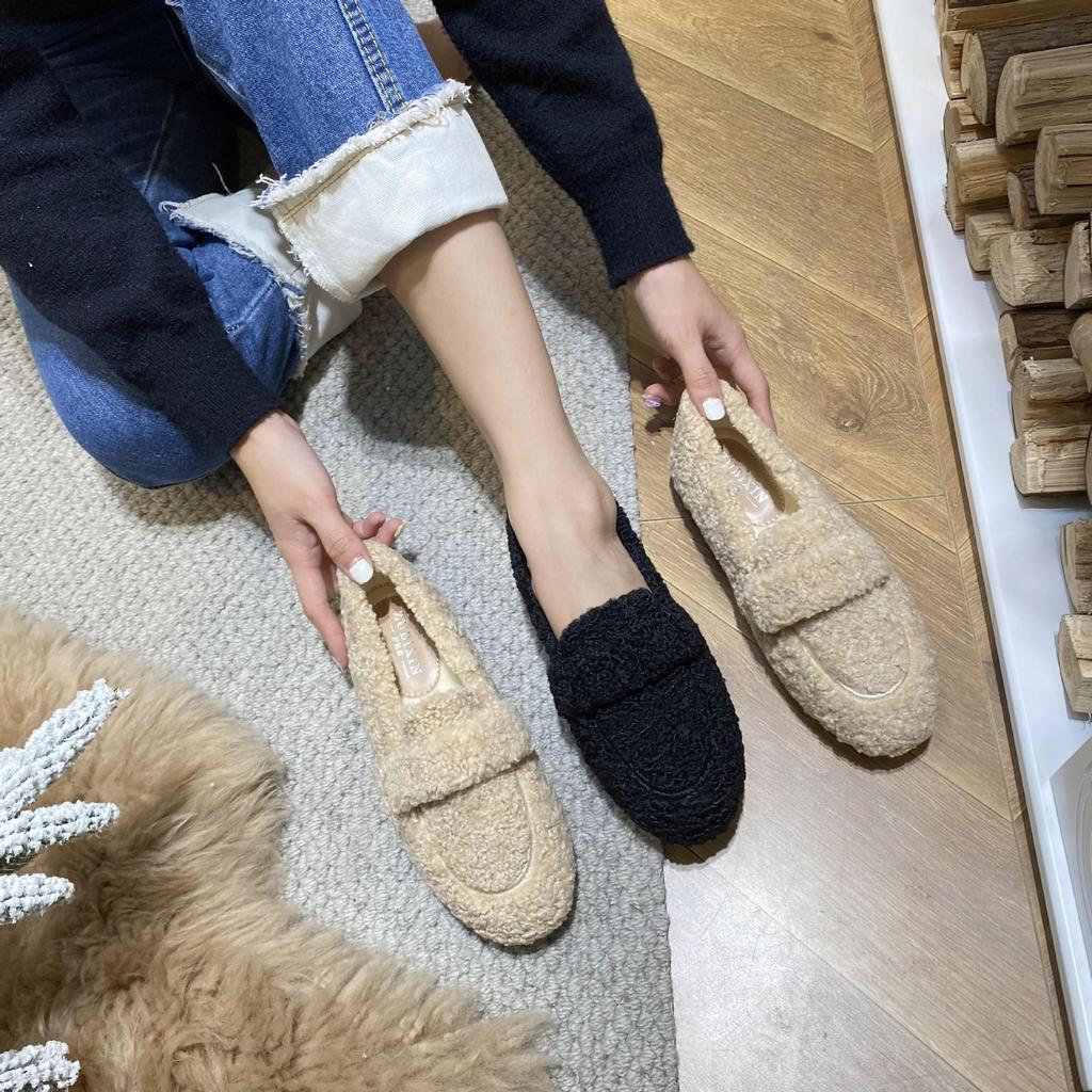Women's Thick-Soled Furry Loafers, Autumn & Winter Lamb's Wool Bean Shoes, Plus Velvet Cotton, Sizes 41-43 Available