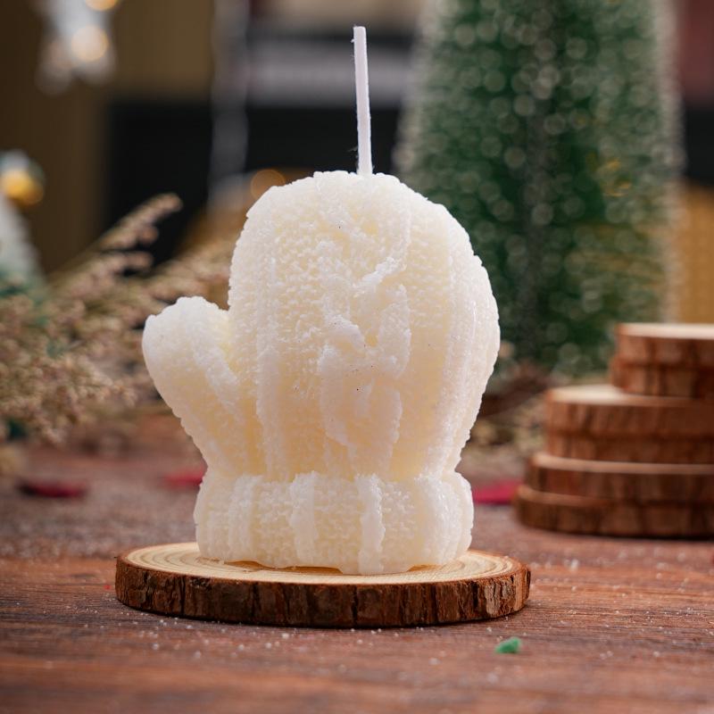 Christmas Scented Woolen Glove Candle: Holiday Gift & DIY Ornament