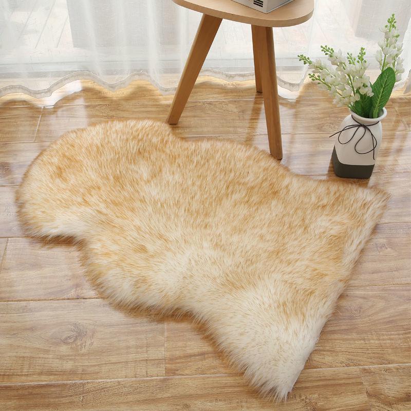 Girly Irregular-Shaped Faux Wool Plush Carpet for Bedroom, Living Room, or Bay Window