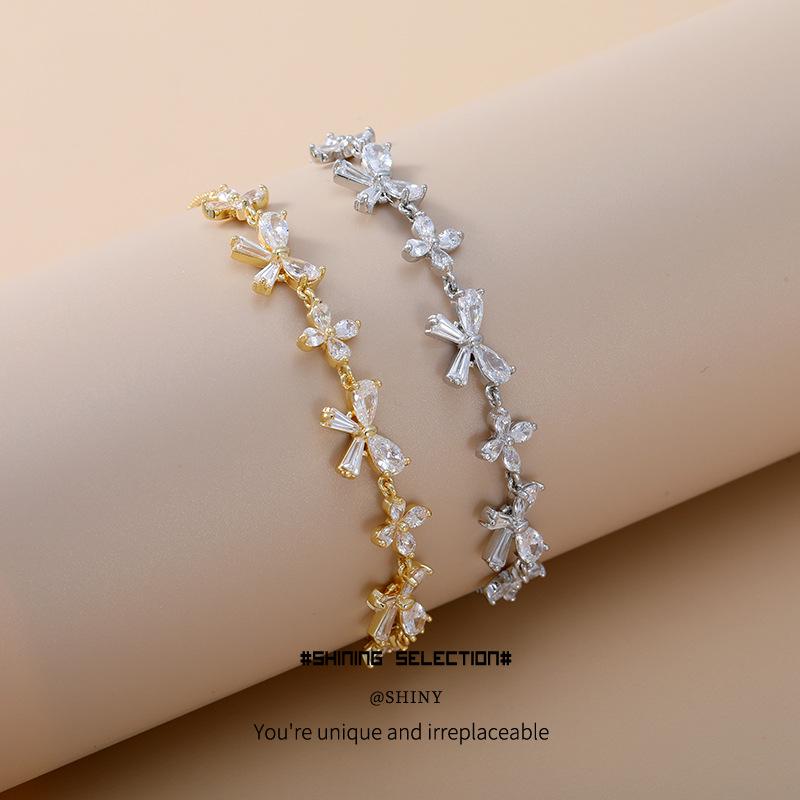 Shiny Bow Zirconia Adjustable Bracelet – Fashionable Women's Gift