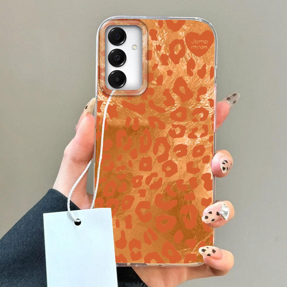 Retro White Leopard Print Women Phone Case for Samsung Galaxy A16 A55 A07 A17 A56 A36 A26 A53 A06 A14 A24 A34 A54 A15 A12 Cover
