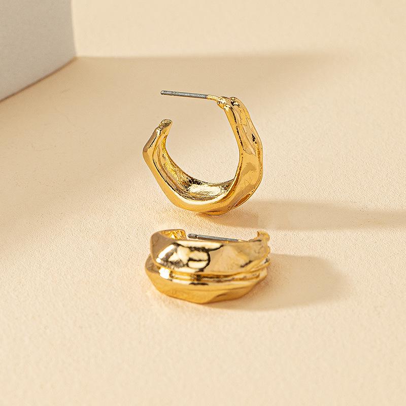 

Korean-Style Geometric C-Shaped Stud Earrings: French Retro Fashion for Women
