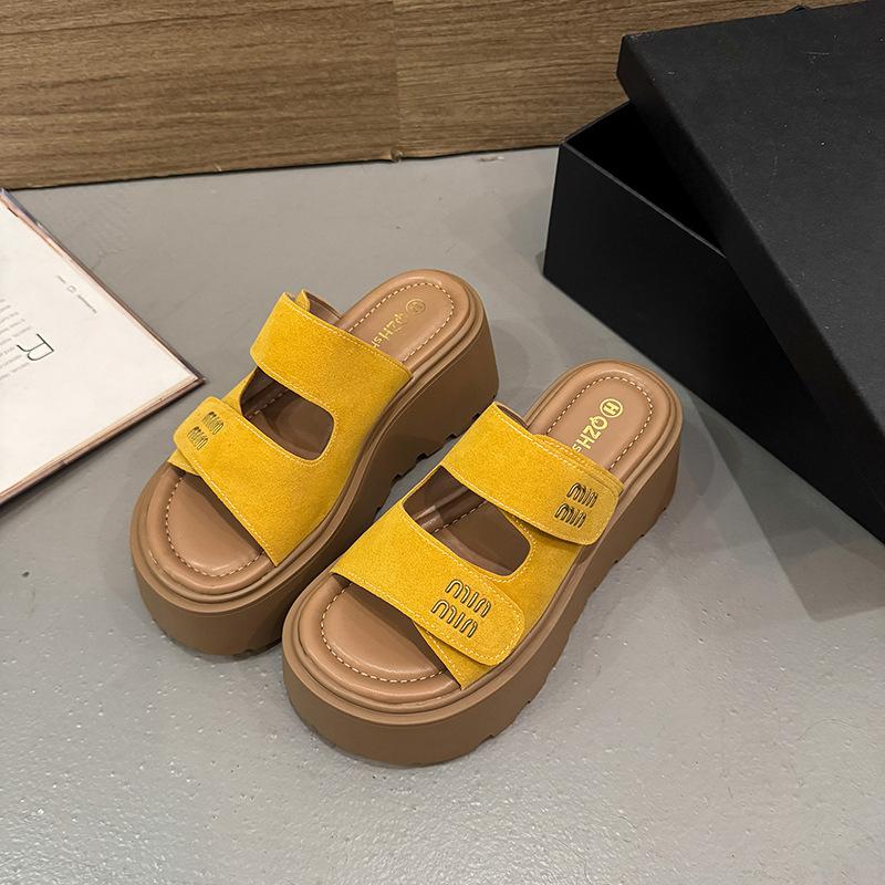 

Наступить на дерьмо, ощущение толстой подошвы, увеличивающие рост однословные тапочки, женские, лето 2025, новые, интернет-знаменитость, пляжные, крутые тапочки 39 жёлтый