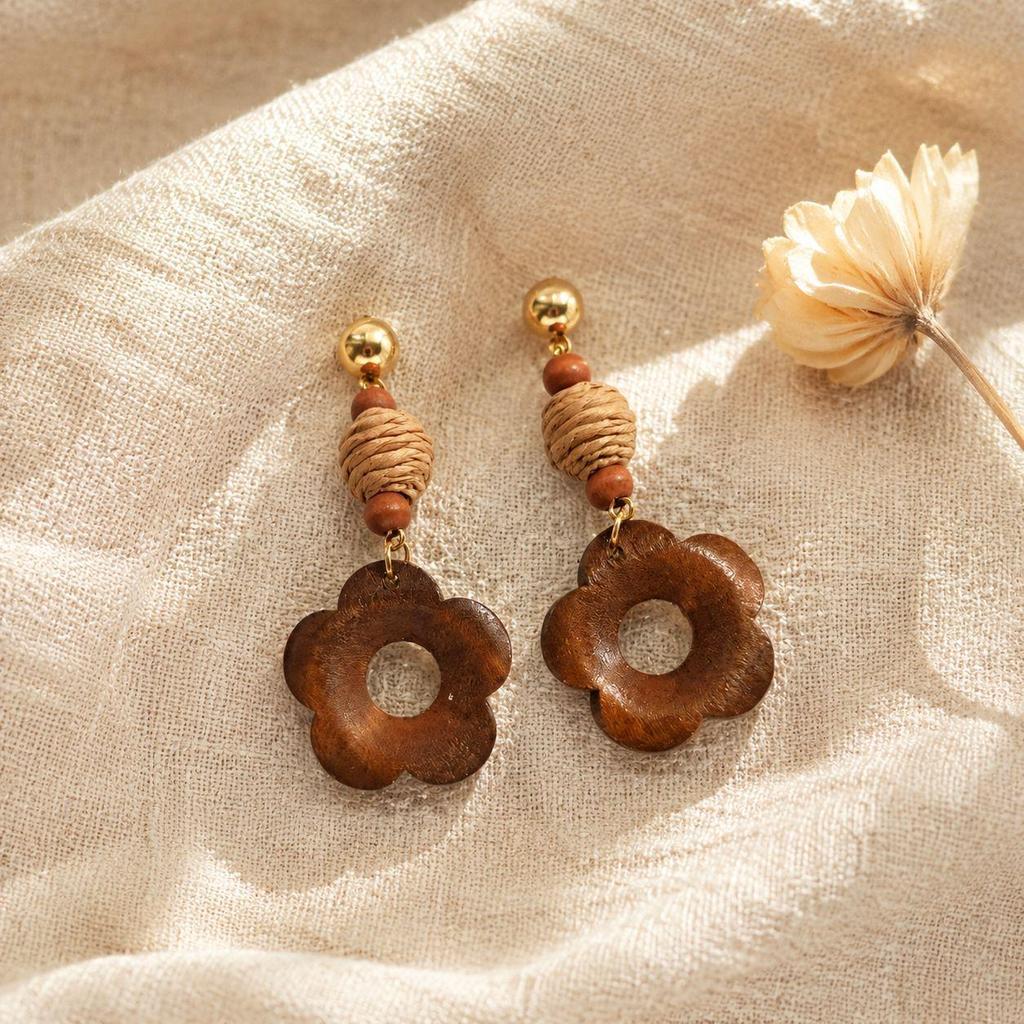 European Retro Geometric Raffia Earrings: Vacation-Style Wooden Hollow Long Accessories for Women