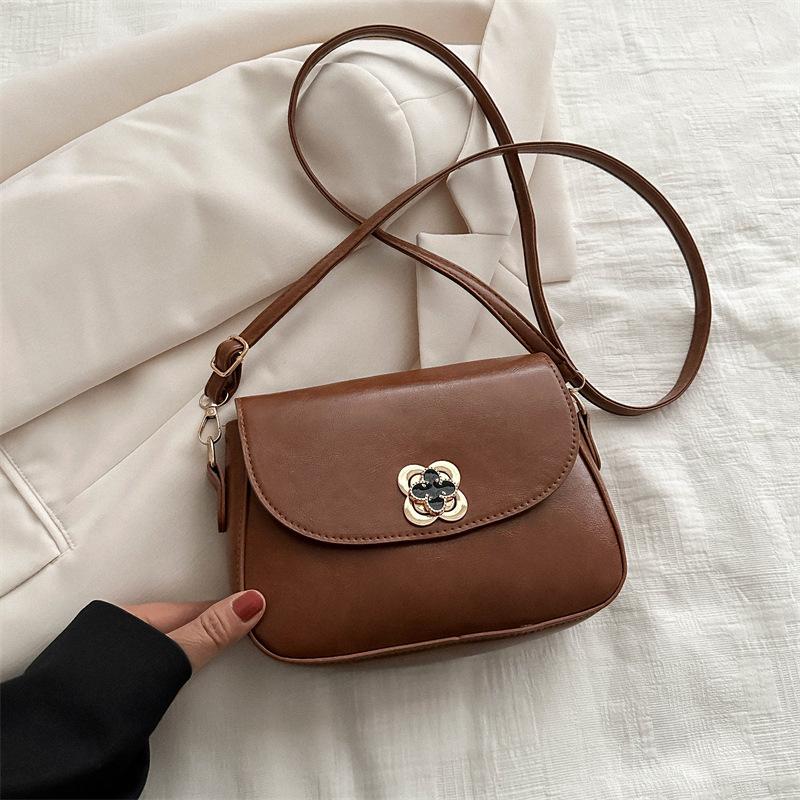 Niche Design for Women Fashion Solid Color New Style Retro Fashionable Casual One-shoulder Crossbody Saddle Bag Trendy