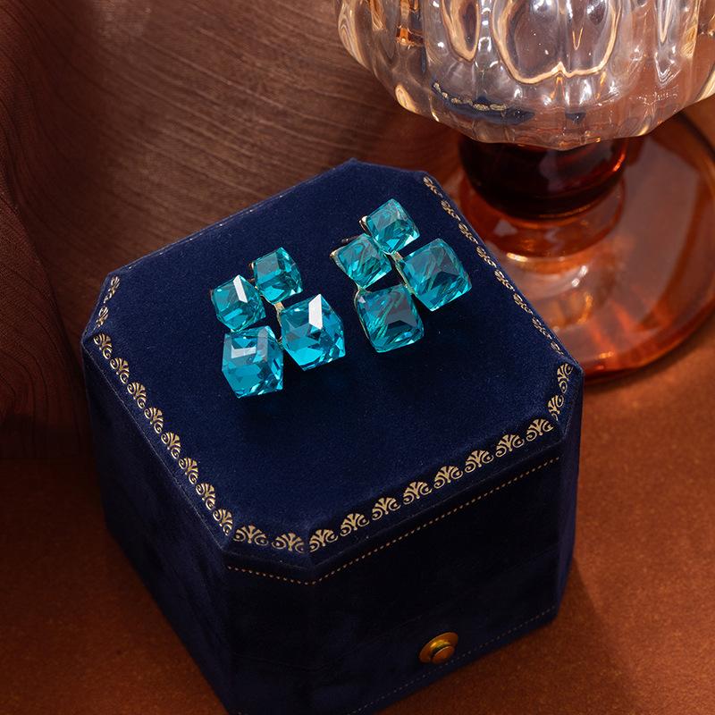 Модные Серьги-Гвоздики Геометрические Трехмерные Кубики Сахара Цветовое Сочетание Высококачественная Мода Нишевый Дизайн Супер Сказочные Маленькие Свежие Серьги