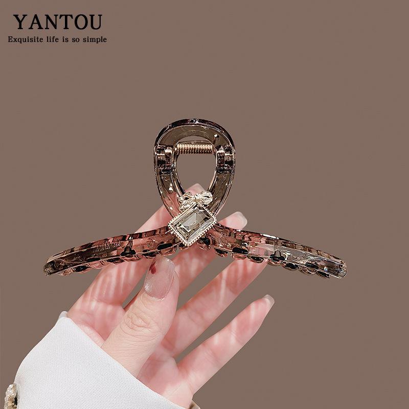 

Заколка Женская Зажим-краб Южная Корея Площадь ДунДэмун Кристалл Флэш Дрель Затылок Диск Волосы Акула Клип Зажим Высокого Класса Волосы