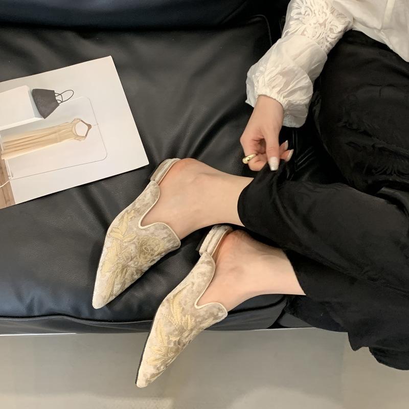 

Новые ретро вышитые полушлепанцы на плоской подошве, модные остроносые, для улицы, крутые шлепанцы с одним ремешком, низкокаблучные ленивые женские туфли 40 абрикосовый